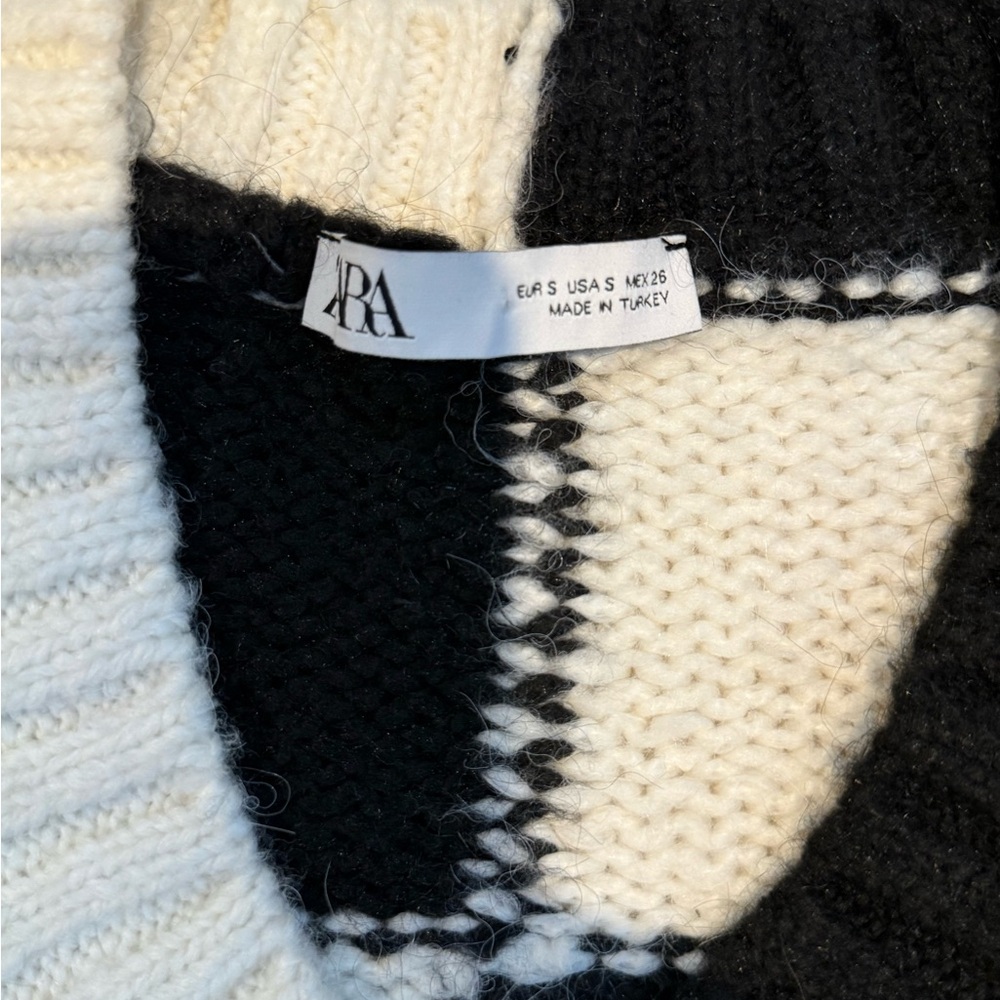 Zara Black & White Checkerboard V-Neck Sweater Vest - Picture 3 of 3